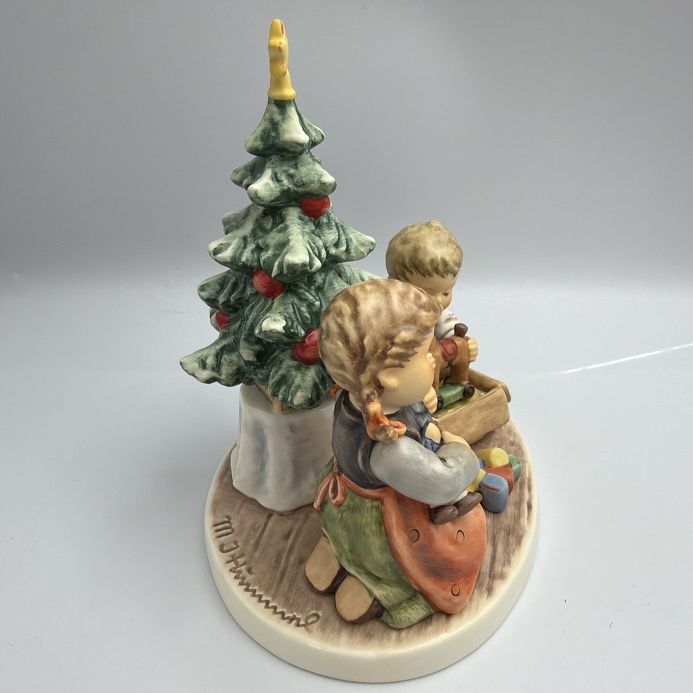 Rare LE HUMMEL 2263 CHRISTMAS MORNING PRESENT FIGURINE 2330 Out Of 4000 - Picture 5 of 11